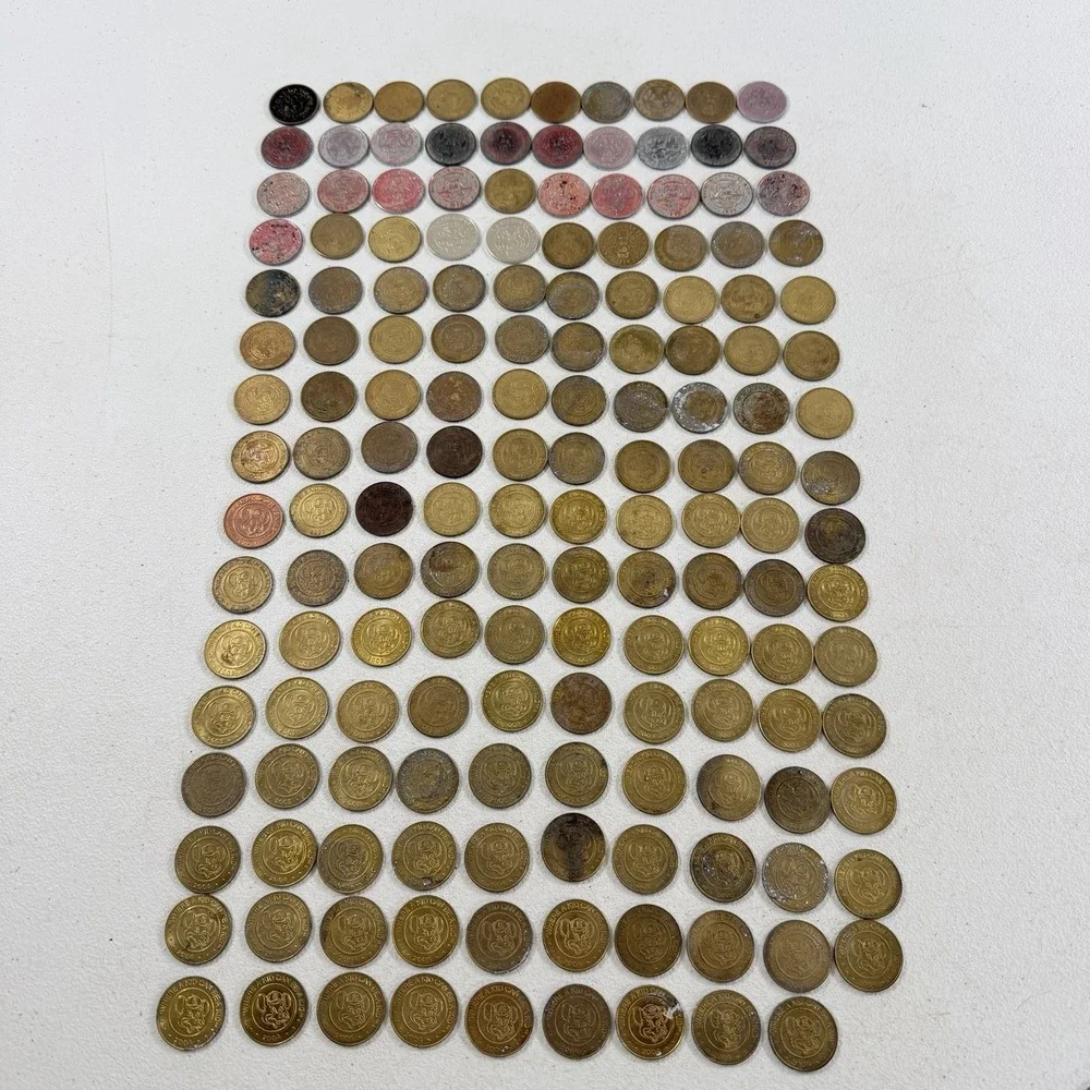 159 VINTAGE CHUCK E CHEESE TOKENS LOT 1980S-1990S‎ ARCADE TOKEN COLLECTION